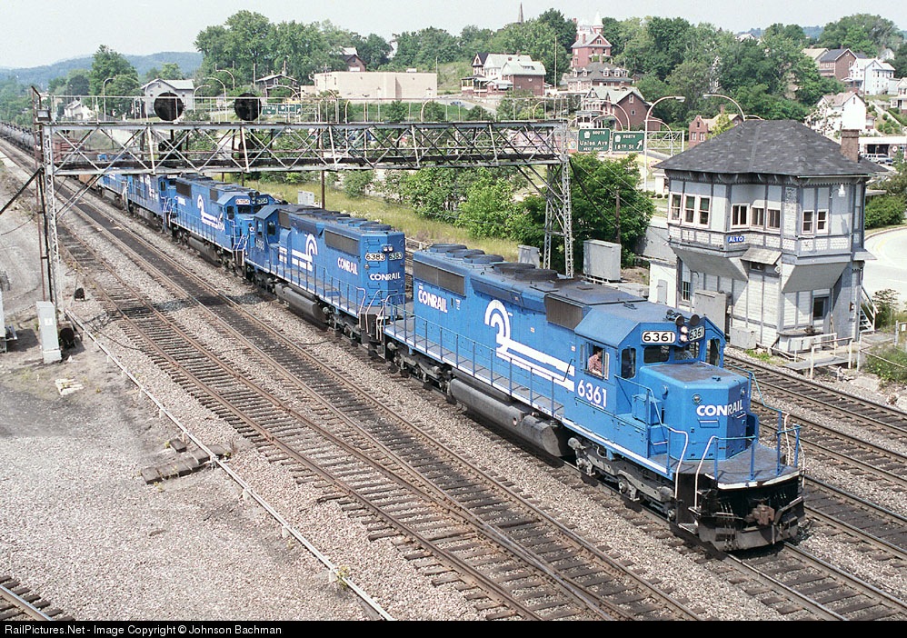 EMD's SD40-2 is not like the SD40T-2. It is a somewhat smaller road 