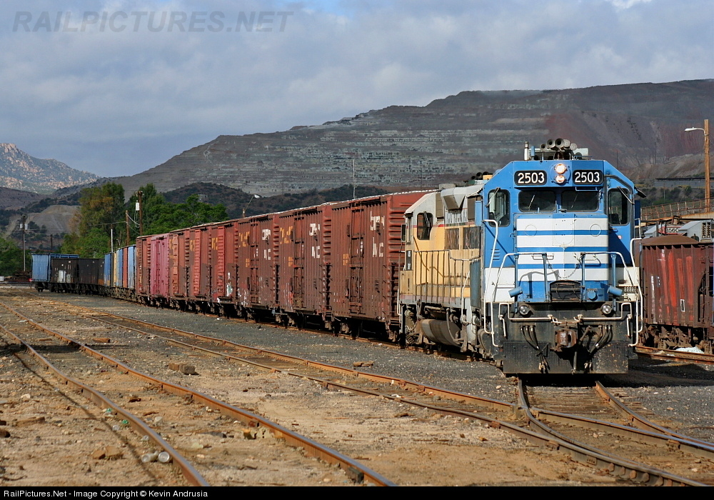 http://www.railpictures.net/images/d1/5/5/8/7558.1372304285.jpg