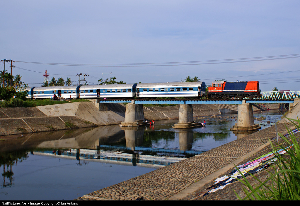 Mengenal Kereta-Kereta Komuter di Indonesia