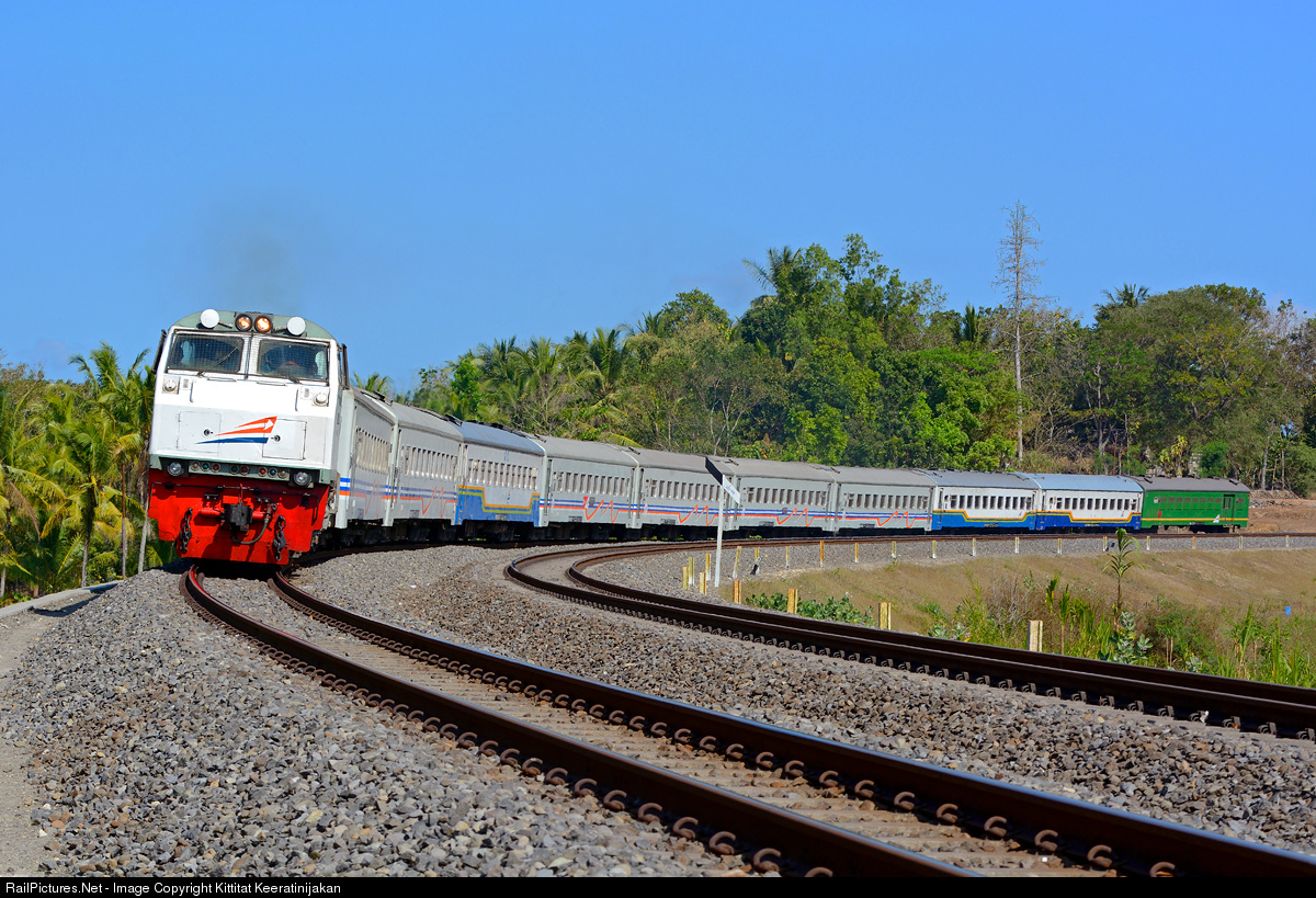 kereta api dinosaur