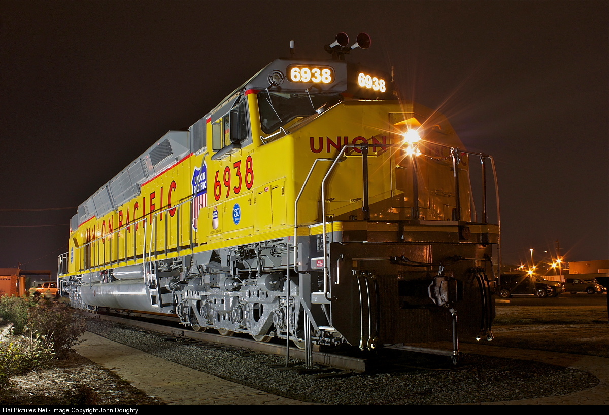 EMD dda40x. EMD dda40x кабина. Американский Локомотив EMD dda40x. Тепловоз dda40x. Поезд яя. EMD dda40x. EMD dda40x кабина. Американский Локомотив EMD dda40x. Тепловоз dda40x.