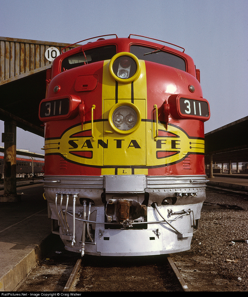 Ф фе. EMD f7 Santa Fe. Санта Фе тепловоз. F7a тепловоз. Тепловоз США f7.