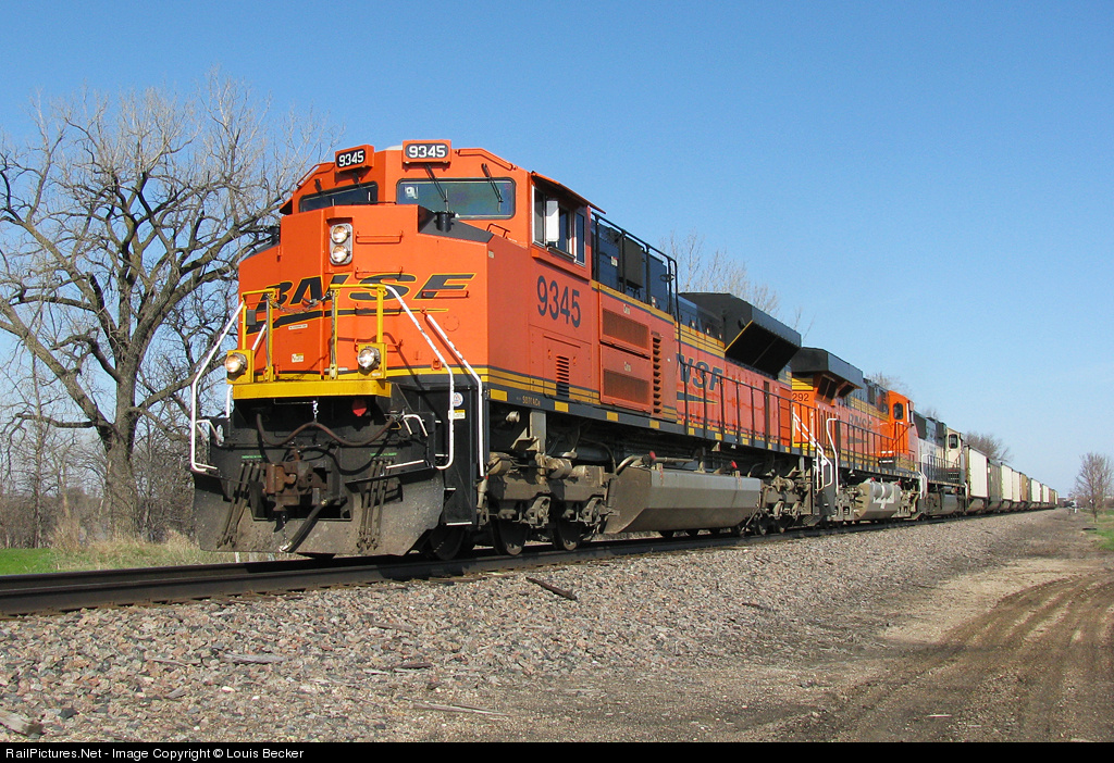 train,trains,railroad,rail,photos,pictures,photographs,BNSF Railway,EMD SD7...