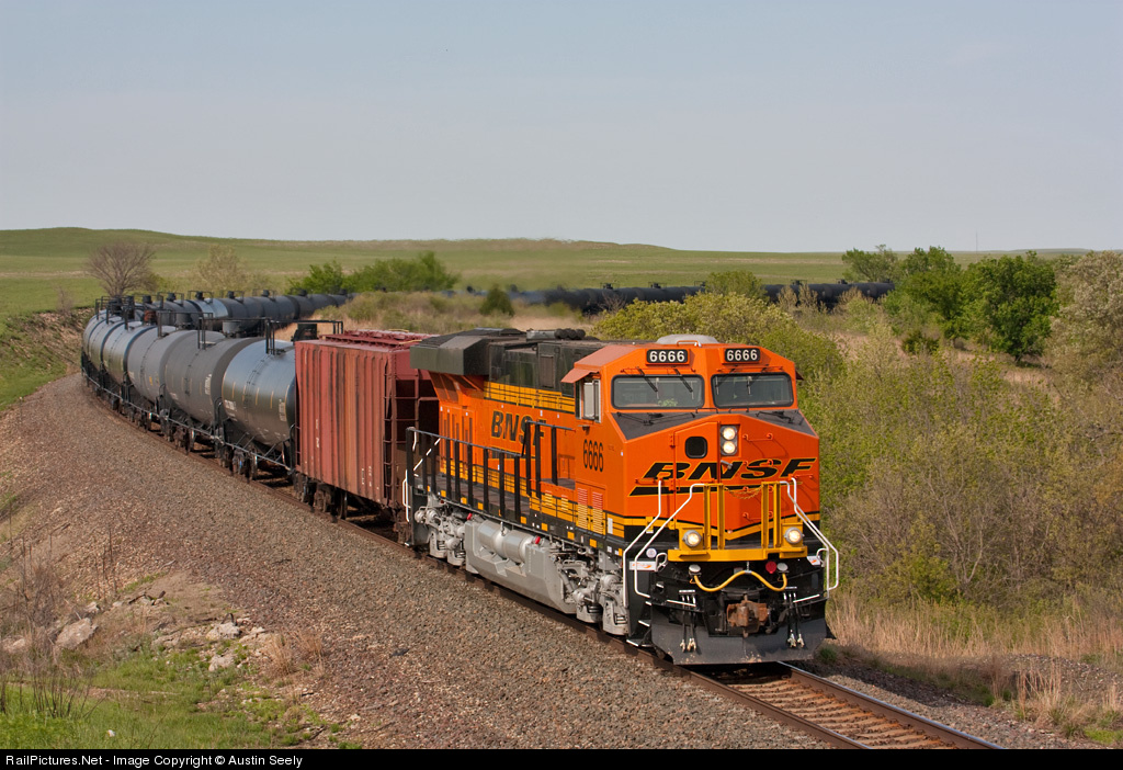 RailPictures.Net Photo: BNSF 6666 BNSF Railway GE ES44C4 at