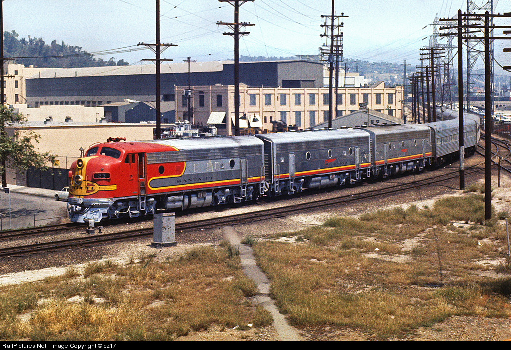 Ф фе. EMD Santa Fe. Santa Fe поезд. Локомотив Санта Фе. Поезд EMD Санта Фе.