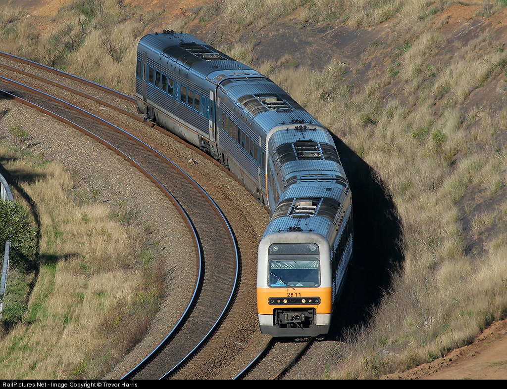 Большой поезд большую дорогу. Железная дорога в Австралии. Поезда Австралии. Большой поезд. Короткий поезд.