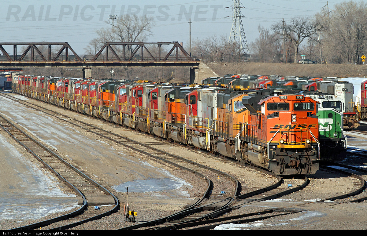 Northeast Minneapolis neighbors surprised, angered by BNSF's rail