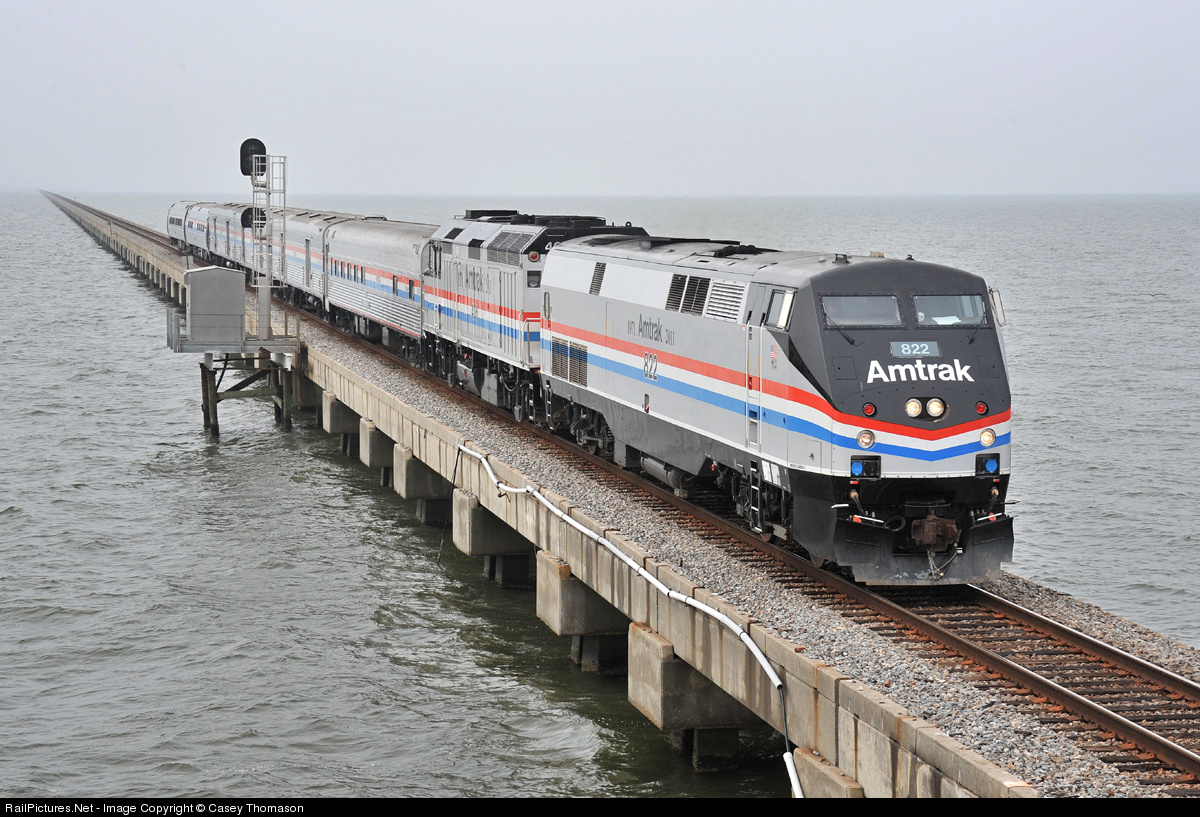 train,trains,railroad,rail,photos,pictures,photographs,Amtrak,GE P42DC,822,...