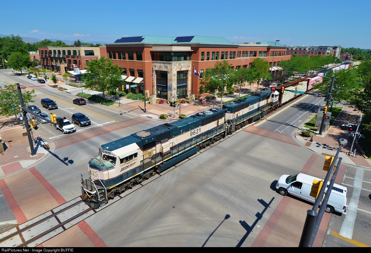Is there a train from fort collins to denver faforX