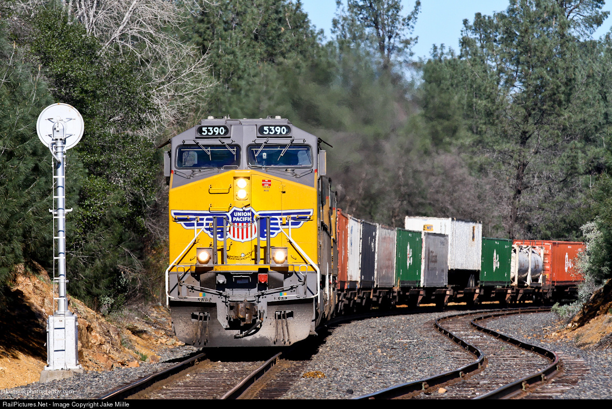 RailPictures.Net Photo: UP 5390 Union Pacific GE ES44AC at