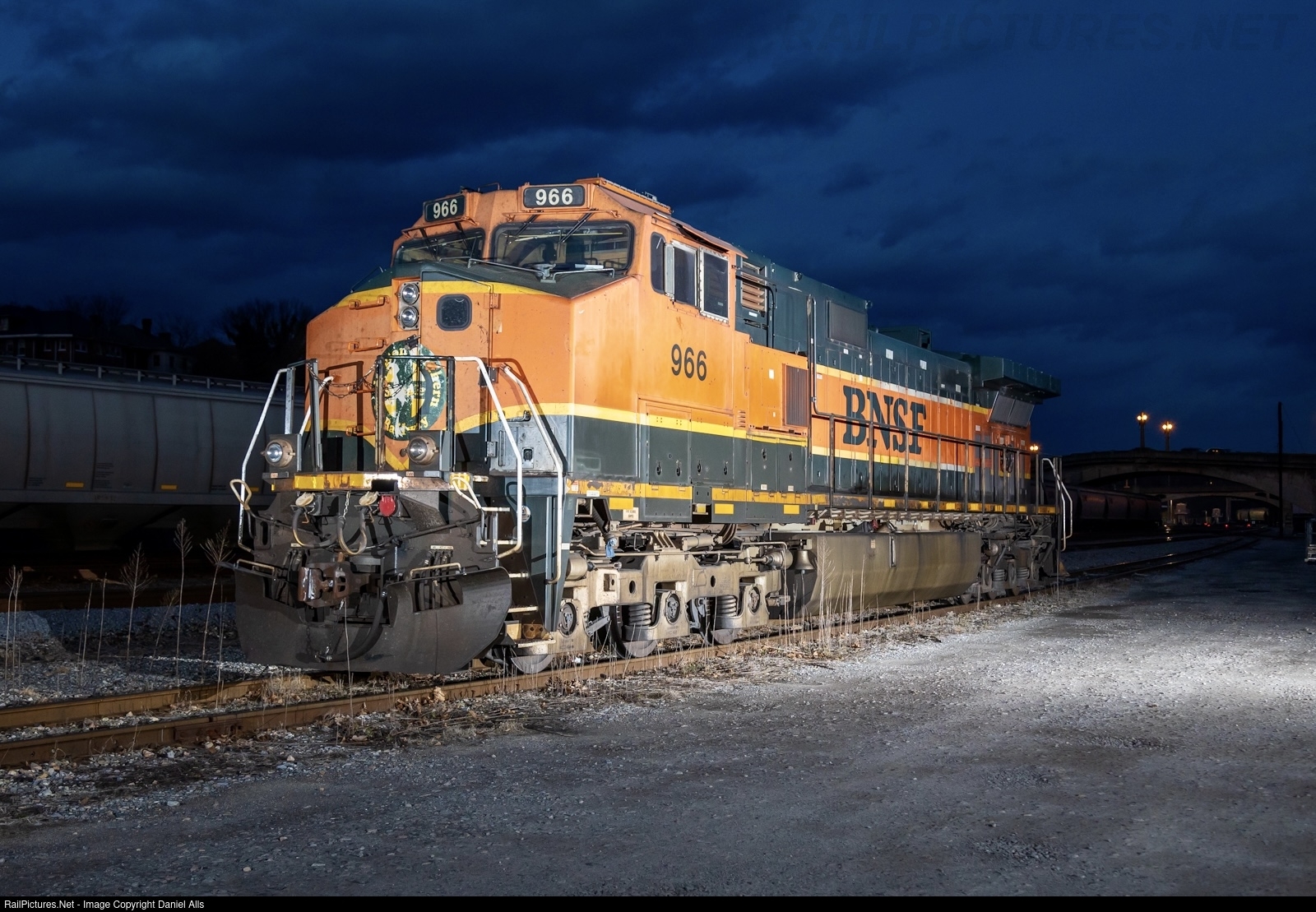 RailPictures.Net Photo: BNSF 966 BNSF Railway GE C44-9W (Dash 9