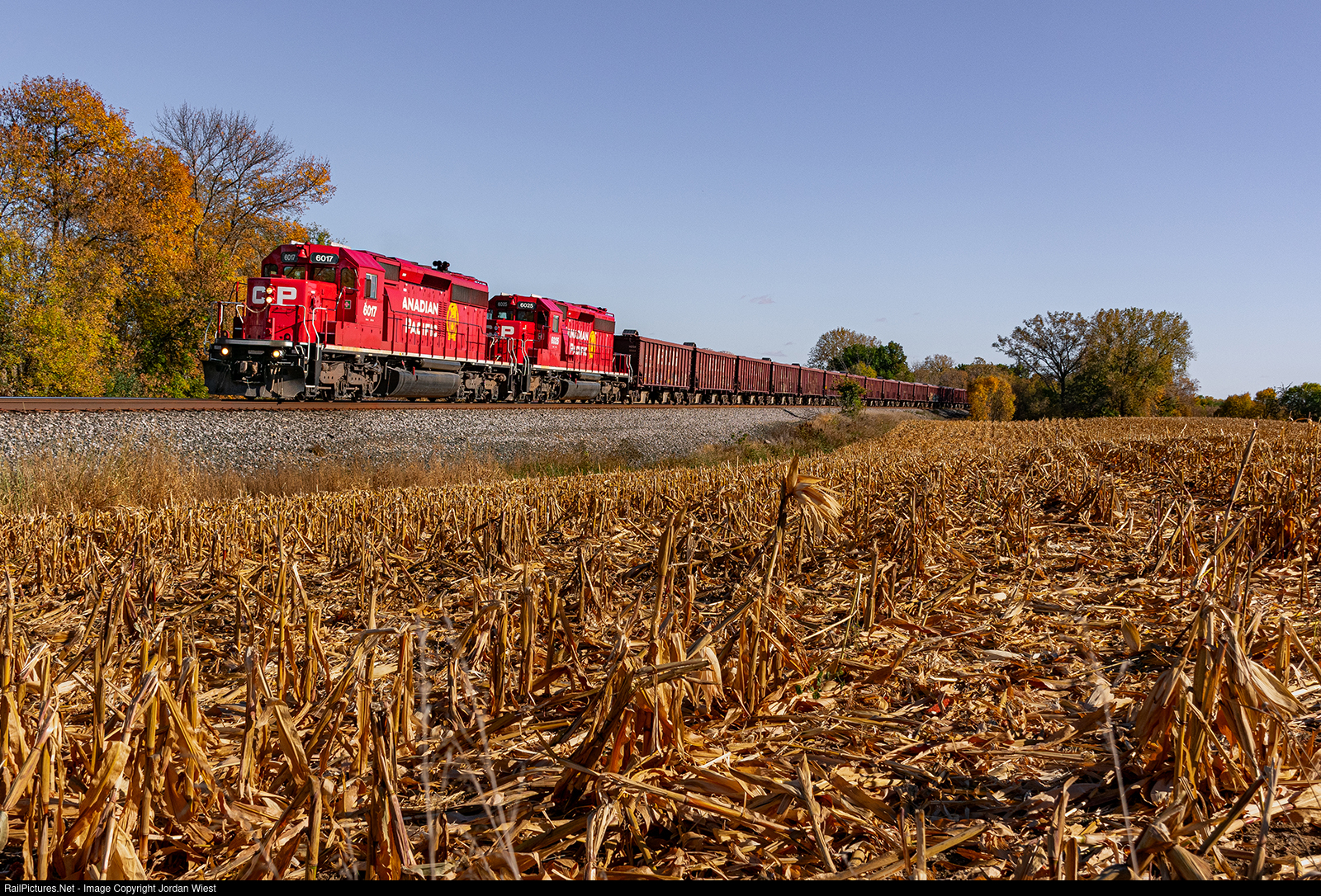 ST 2点 RailPictures.Net Photo: CP 6017 Canadian Pacific Railway EMD SD40