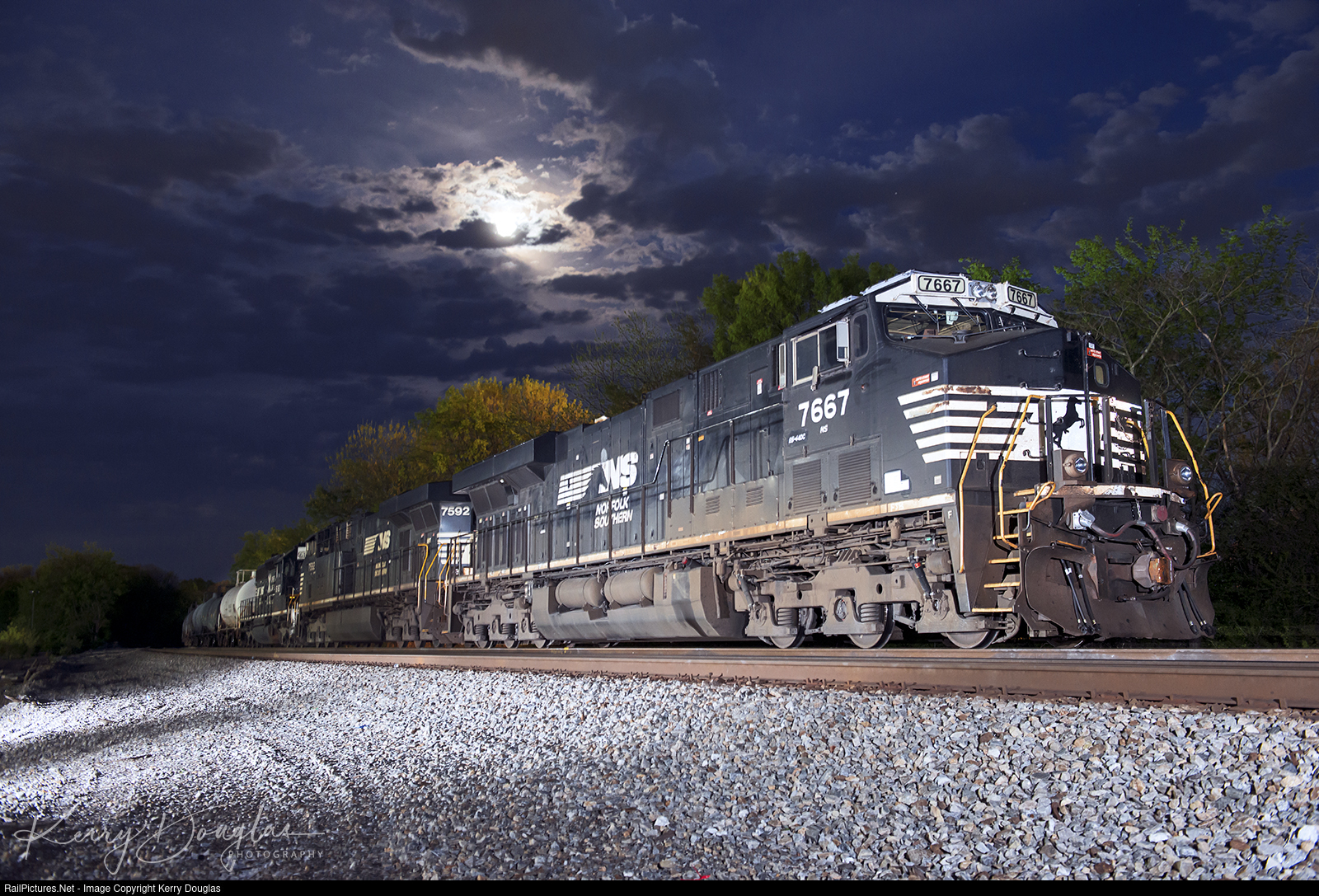 RailPictures.Net Photo: NS 7667 Norfolk Southern GE ES44DC