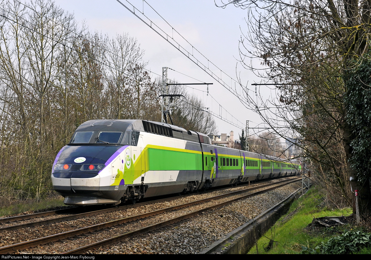 железная дорога германии (deutsche bahn). поезд спереди. поезда иностранцы. станция поезда в швейцарии. железная дорога в англии.