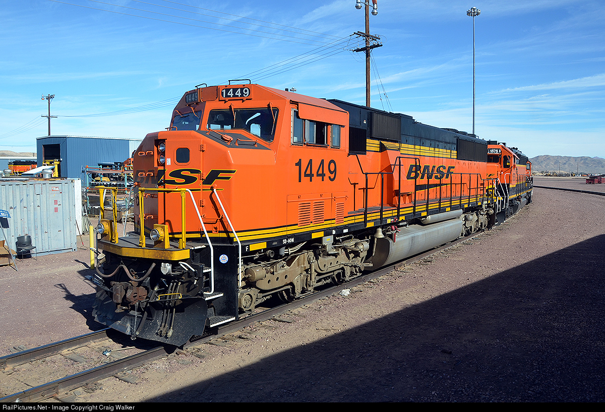 train,trains,railroad,rail,photos,pictures,photographs,BNSF Railway,EMD SD6...