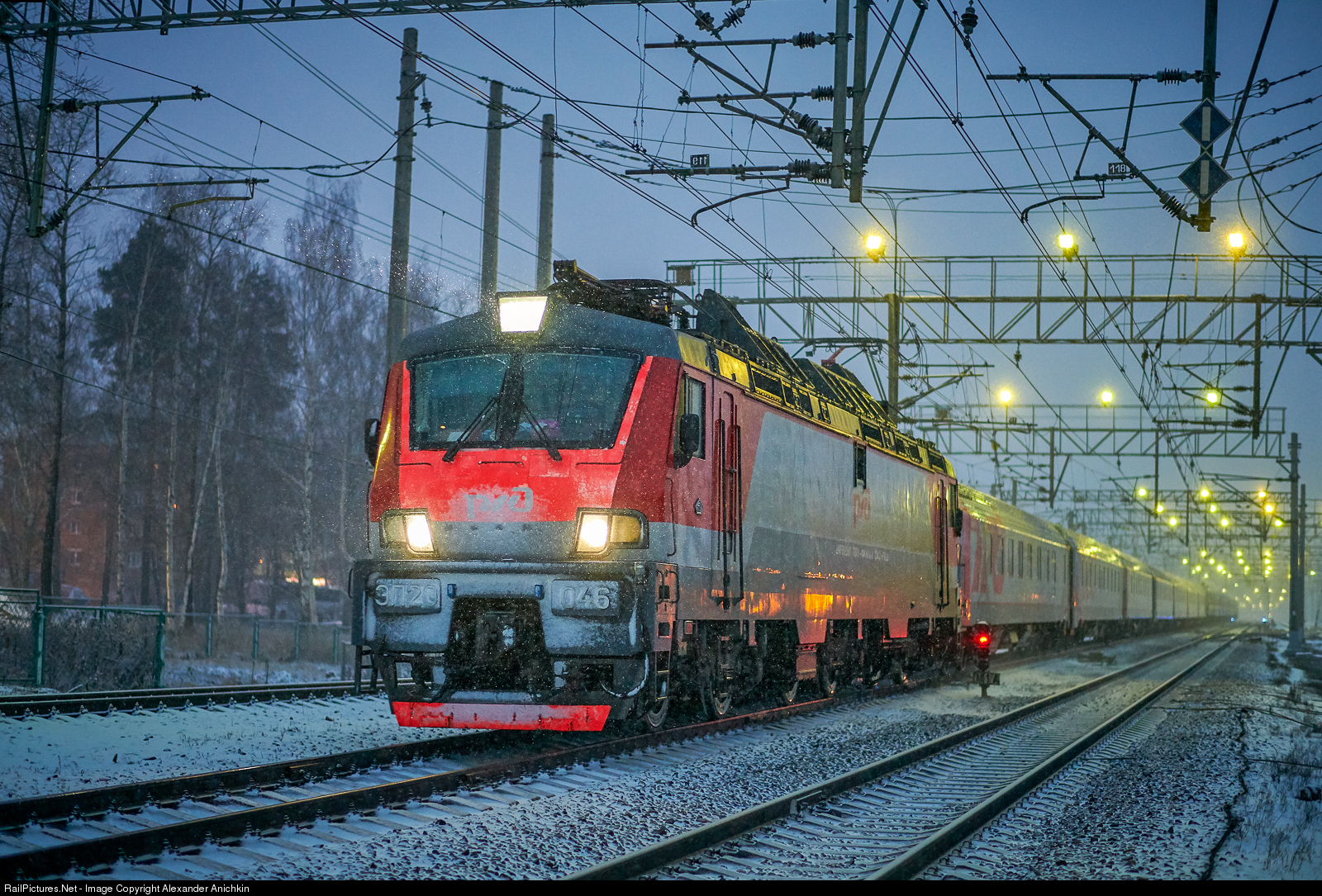 20 августа поезд. Железная дорога дарите радость. эм20 поезд. поезд москва владивосток.