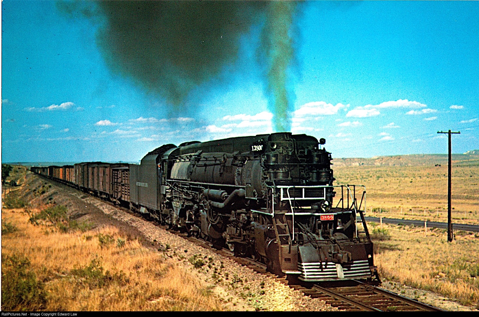 Жд вокзал фон. Человек опаздывает на поезд. Me and my train. Железнодорожные станции мира. Томас и его друзья.