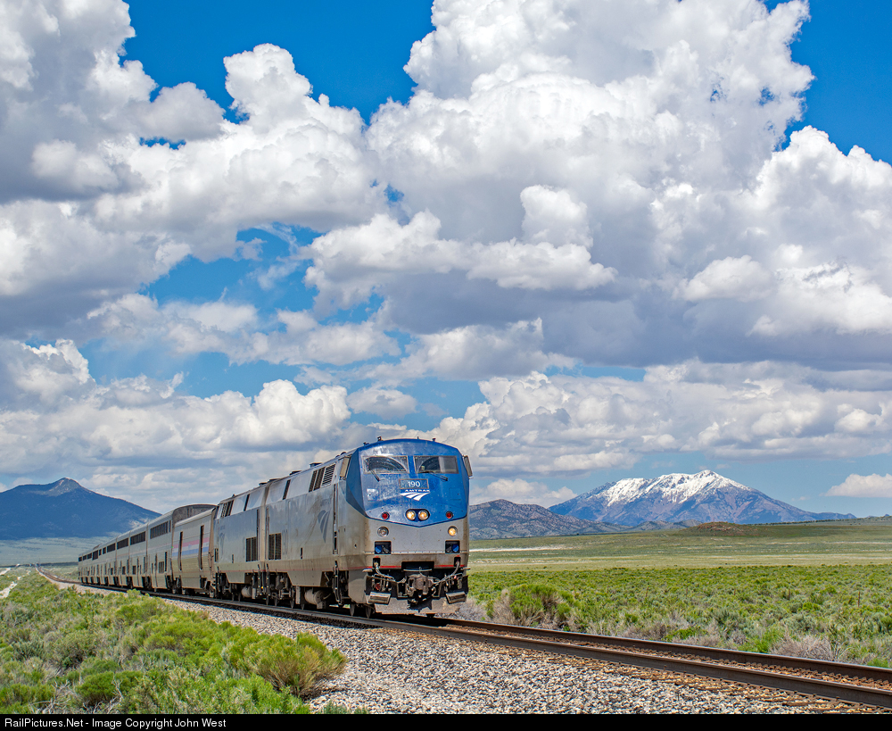 Поезд портланд. Жд вокзал майами. Поезд 6402 маршрут. Features trains. Поезда майами brightline.