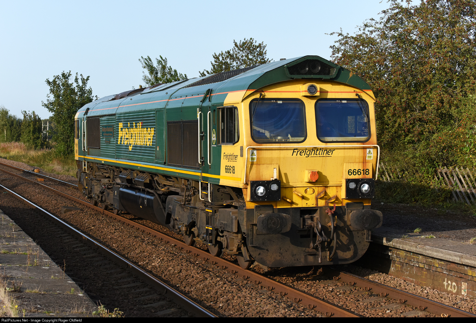 Railpictures Net Photo Freightliner British Rail Class 66 At Church Fenton United Kingdom By Roger Oldfield Railpictures Net Photo Freightliner British Rail Class 66 At Church Fenton United Kingdom By Roger Oldfield