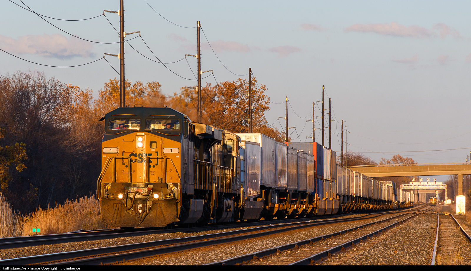 railroad,rail,photos,pictures,photographs,CSX Transportation (CSXT),GE AC44...