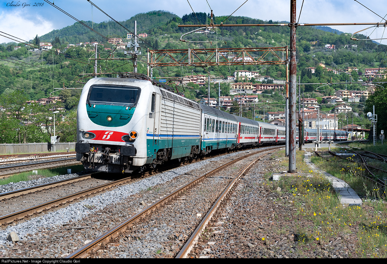 Inter city. Поезд Интерсити Италия. Железные дороги Италии. Электрички в Италии. Поезда в Италии фото.