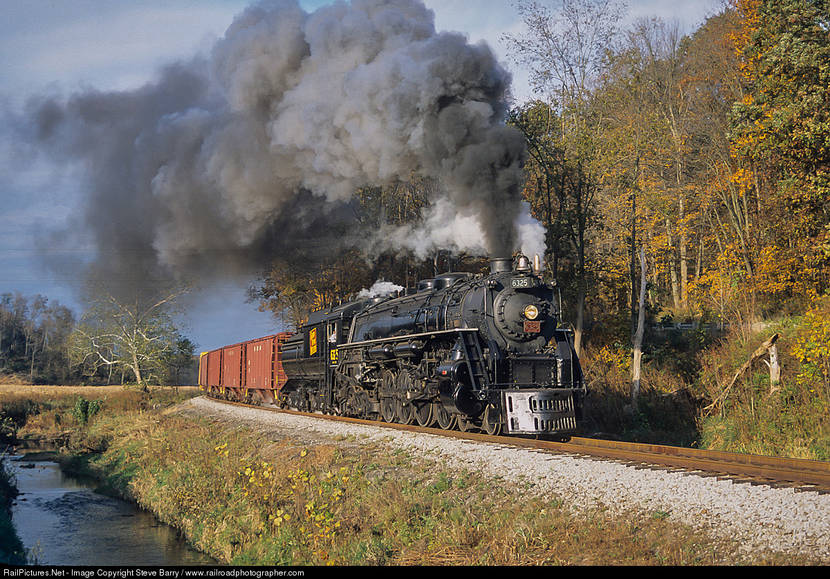 High quality photograph of Grand Trunk Western Steam 4-8-4 GTW 6325 at Fris...