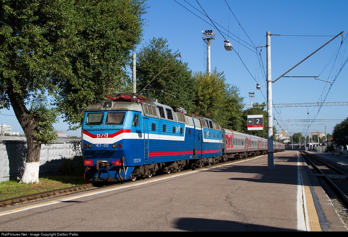 12 поезда мама. РЖД.